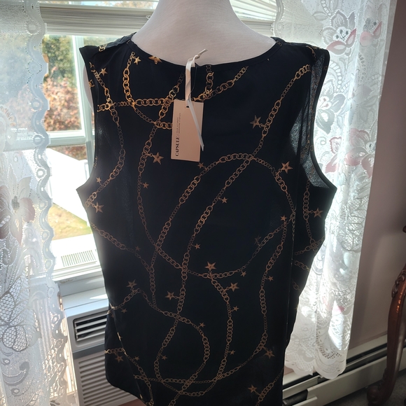 Elegant Black and Gold Chain Print Blouse - Picture 3 of 5